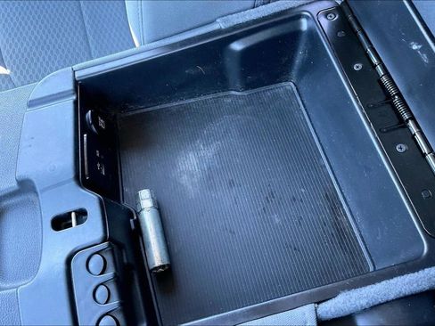 Used 2017 RAM 1500 Classic SLT image 24