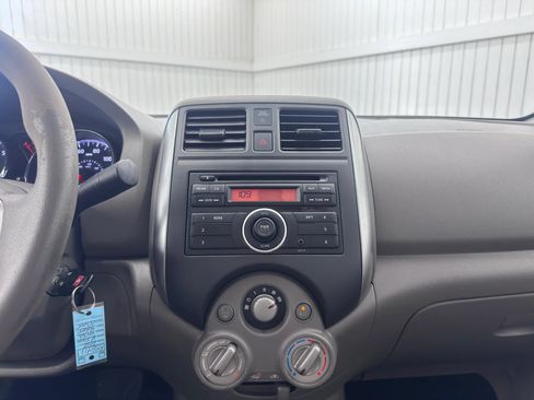 Used 2012 Nissan Versa SV FWD image 18