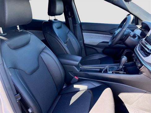 Used 2025 Jeep Compass Latitude image 26