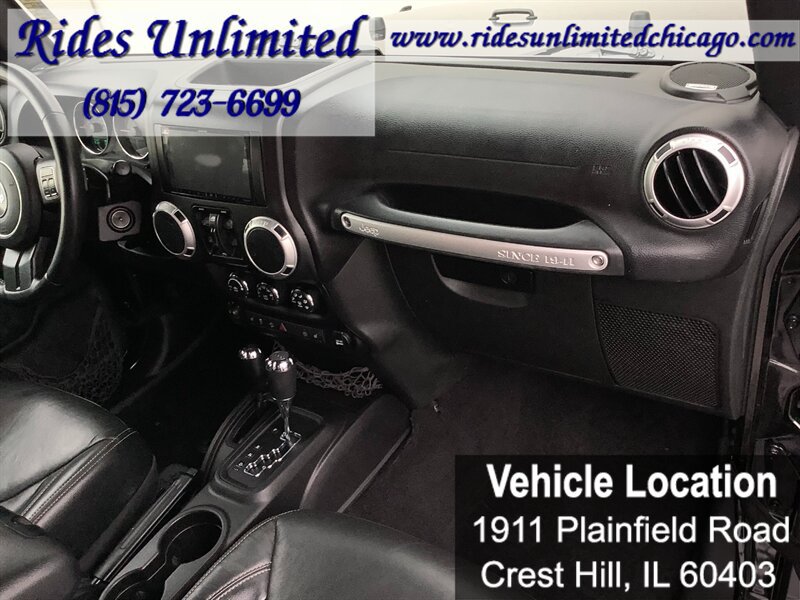Used 2015 Jeep Wrangler Unlimited Rubicon w/ Dual Top Group AWD/4WD image 31