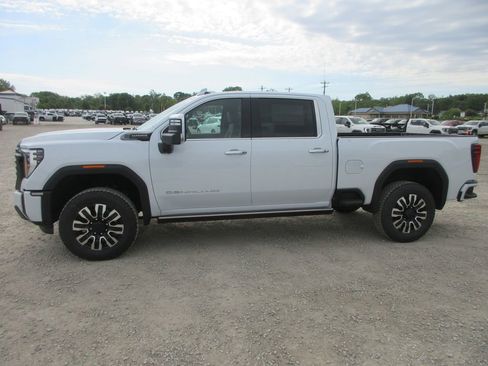 New 2026 GMC Sierra 2500 Denali Ultimate AWD/4WD image 10