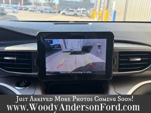 Used 2021 Ford Explorer XLT w/ Equipment Group 202A image 12