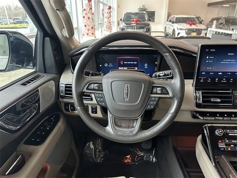 Certified 2022 Lincoln Navigator Reserve image 13