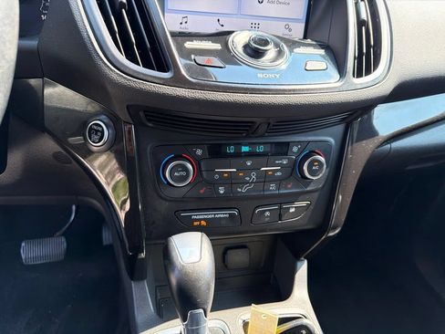 Used 2017 Ford Escape Titanium FWD image 19