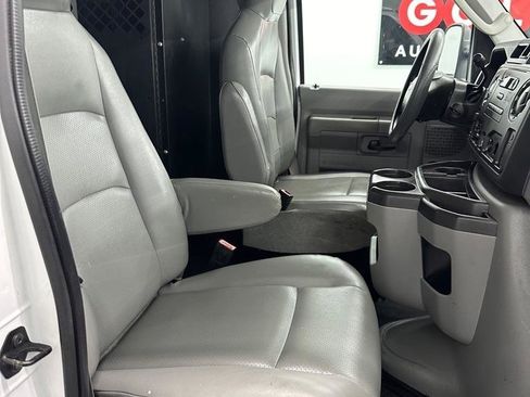Used 2011 Ford E-150 and Econoline 150 RWD image 16