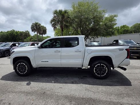 Used 2024 Toyota Tacoma TRD Sport w/ TRD Sport Upgrade Package RWD image 5