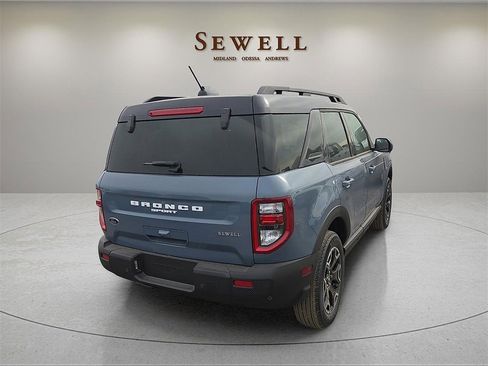 New 2025 Ford Bronco Sport Outer Banks image 4