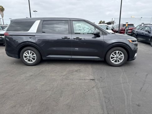 Used 2024 Kia Carnival LX FWD image 14