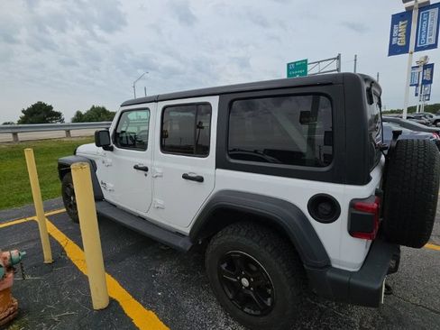Used 2018 Jeep Wrangler Unlimited Sport S AWD/4WD image 4