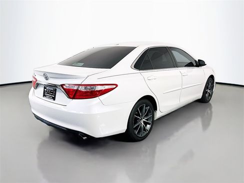 Used 2017 Toyota Camry XSE image 7