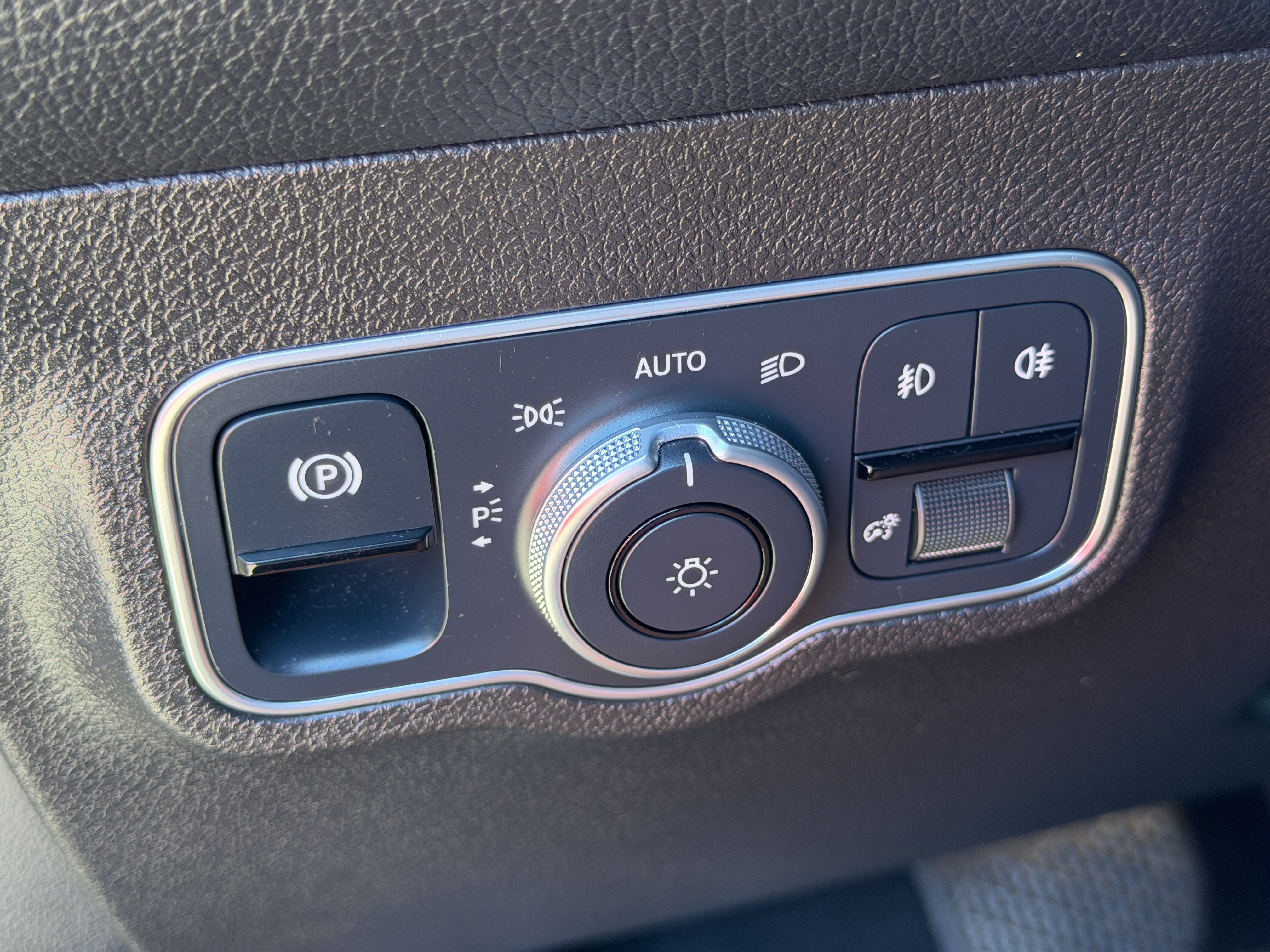 Used 2020 Mercedes-Benz GLB 250 image 28