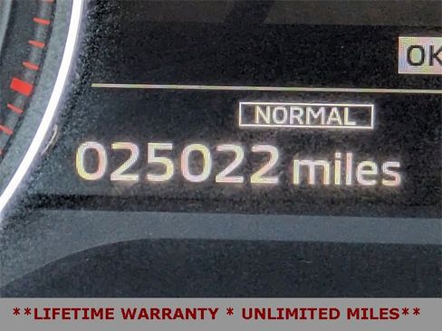 Used 2022 Mitsubishi Outlander SE image 32