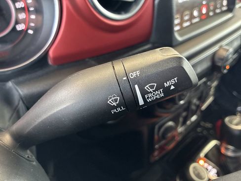 Used 2022 Jeep Gladiator Rubicon w/ Trailer Tow Package AWD/4WD image 26