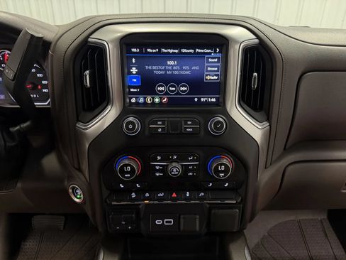 Used 2019 Chevrolet Silverado 1500 LT Trail Boss AWD/4WD image 23