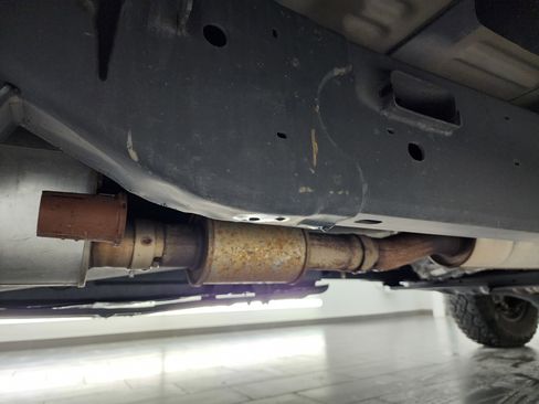 Used 2022 Ford F250 Lariat w/ Tremor Off-Road Package image 25