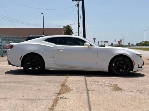 Used 2020 Chevrolet Camaro LT RWD image 2