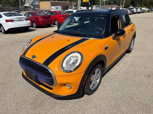 Used 2016 MINI Cooper 4-Door Hardtop FWD image 4