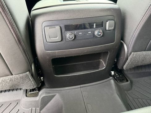 Used 2017 Chevrolet Suburban LT AWD/4WD image 15