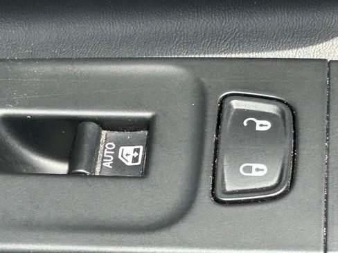 Used 2016 Jeep Renegade Trailhawk AWD/4WD image 32