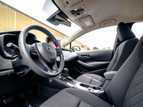 Used 2023 Toyota Corolla LE FWD image 5