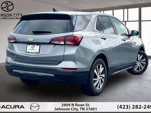 Used 2024 Chevrolet Equinox LT AWD/4WD image 2