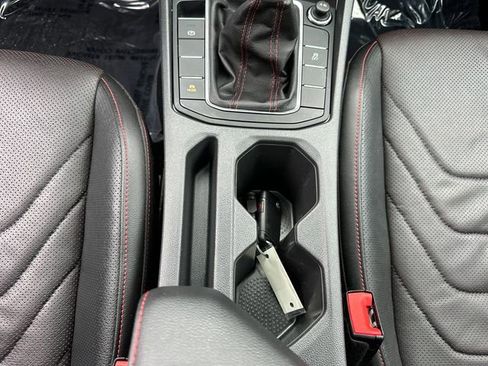 Used 2022 Volkswagen Jetta GLI Autobahn image 24