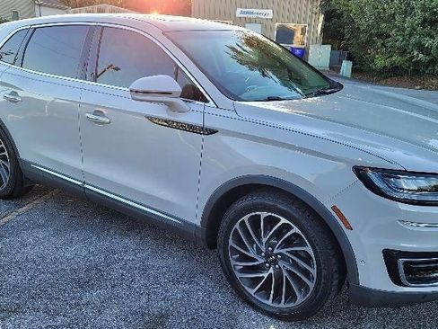 Used 2019 Lincoln Nautilus Reserve image 5