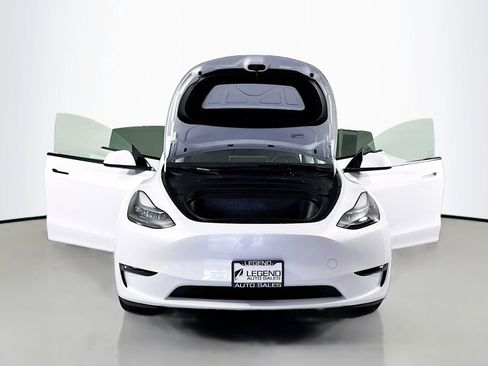 Used 2023 Tesla Model Y Long Range AWD/4WD image 23