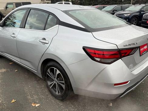 Used 2021 Nissan Sentra SV image 3