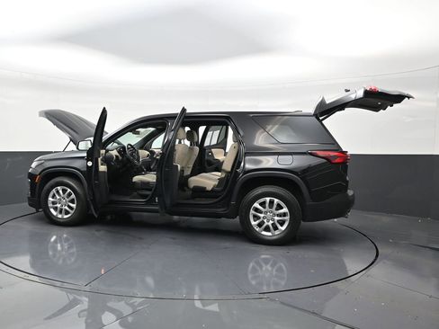 Used 2023 Chevrolet Traverse LS FWD image 31
