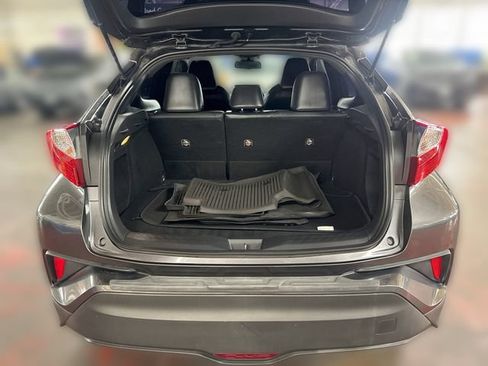 Used 2019 Toyota C-HR Limited FWD image 20