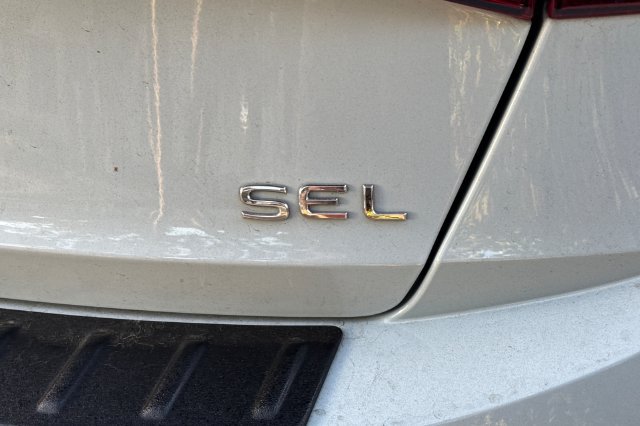 Used 2025 Volkswagen Jetta SEL FWD image 7