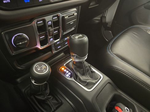 Used 2024 Jeep Wrangler High Altitude image 24