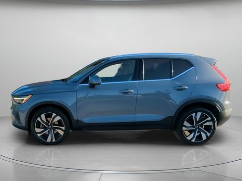 Used 2023 Volvo XC40 B5 Plus w/ Protection Package Premier AWD/4WD image 16
