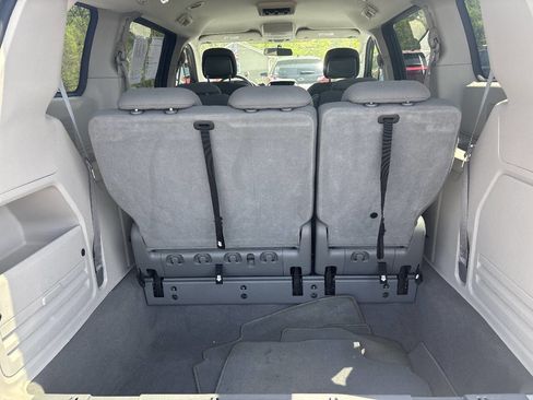 Used 2010 Dodge Grand Caravan Hero FWD image 6