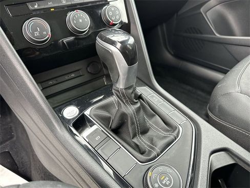 Used 2023 Volkswagen Taos SE w/ Panoramic Sunroof Package image 20