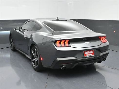 Certified 2025 Ford Mustang Coupe RWD image 4