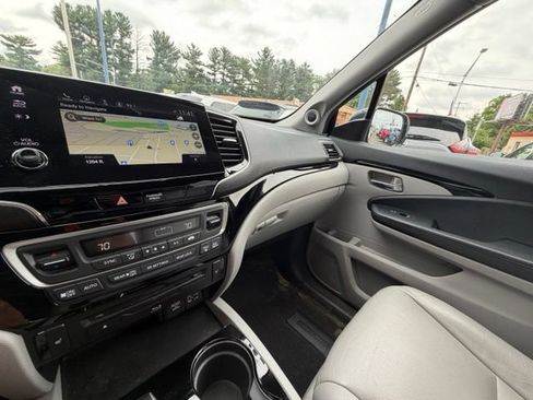 Used 2020 Honda Pilot Touring image 28