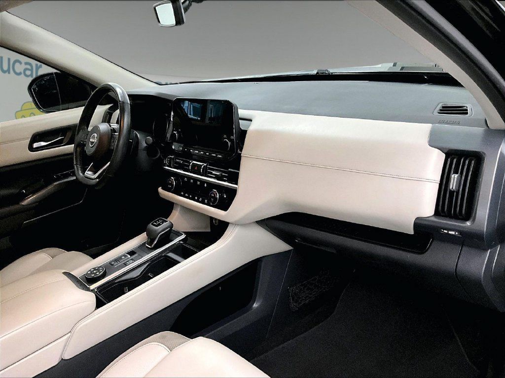 Used 2023 Nissan Pathfinder SL w/ Lighting Package (N92) AWD/4WD image 14