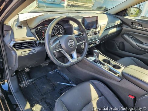Used 2025 Nissan Altima 2.5 SV FWD image 10
