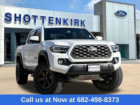 Used 2021 Toyota Tacoma TRD Off-Road image 1