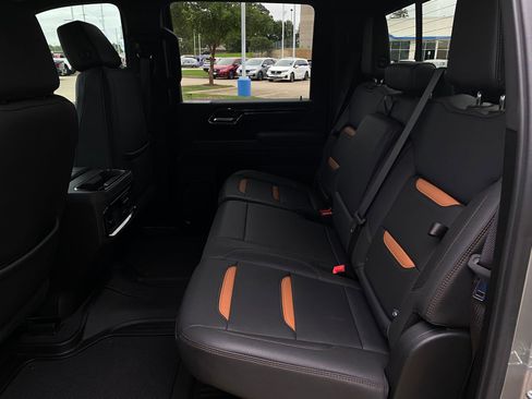Used 2024 GMC Sierra 2500 AT4 w/ AT4 Premium Plus Package AWD/4WD image 29