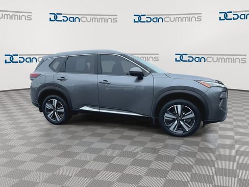 Used 2024 Nissan Rogue SL w/ SL Premium Package AWD/4WD image 9