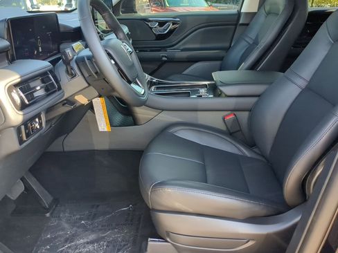 New 2026 Lincoln Aviator Premiere image 10