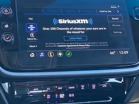 Used 2023 Chevrolet Bolt LT image 9