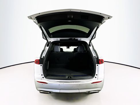 Used 2024 Buick Enclave Premium image 30