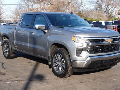 Used 2024 Chevrolet Silverado 1500 LT image 4