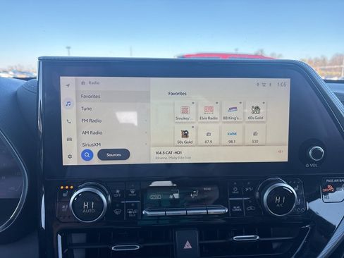 Used 2023 Toyota Highlander Platinum image 9