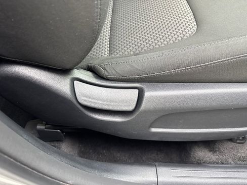 Used 2025 Kia Sportage LX FWD image 47