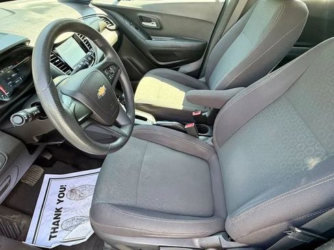 Used 2019 Chevrolet Trax LS FWD image 10